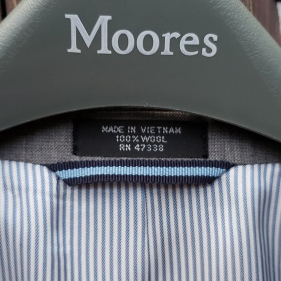 Tommy Hilfiger 100% Wool Suit, light grey, 40R - Picture 5 of 14